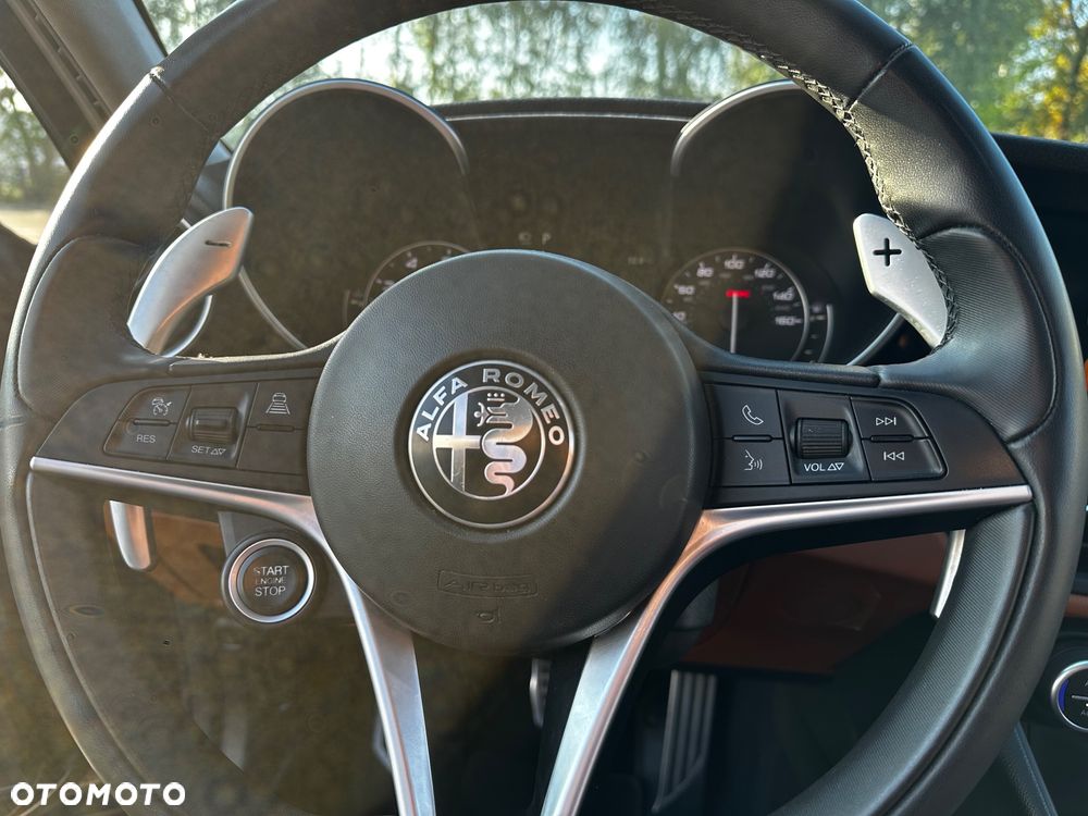 Alfa Romeo Giulia - 15