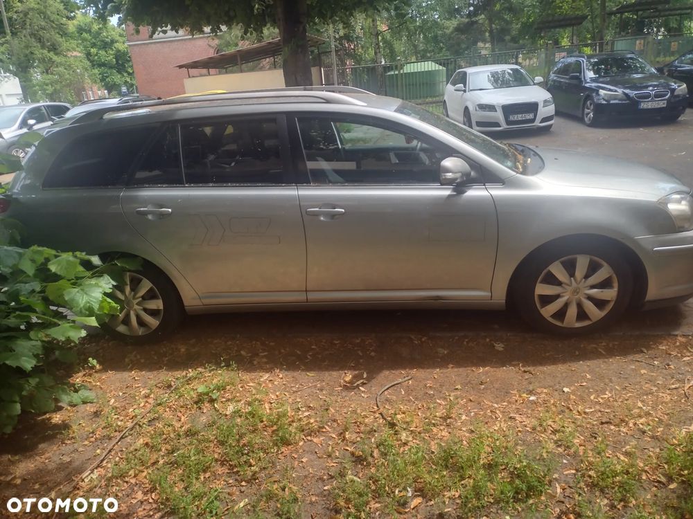 Toyota Avensis 1.8 VVT-i Sol - 4