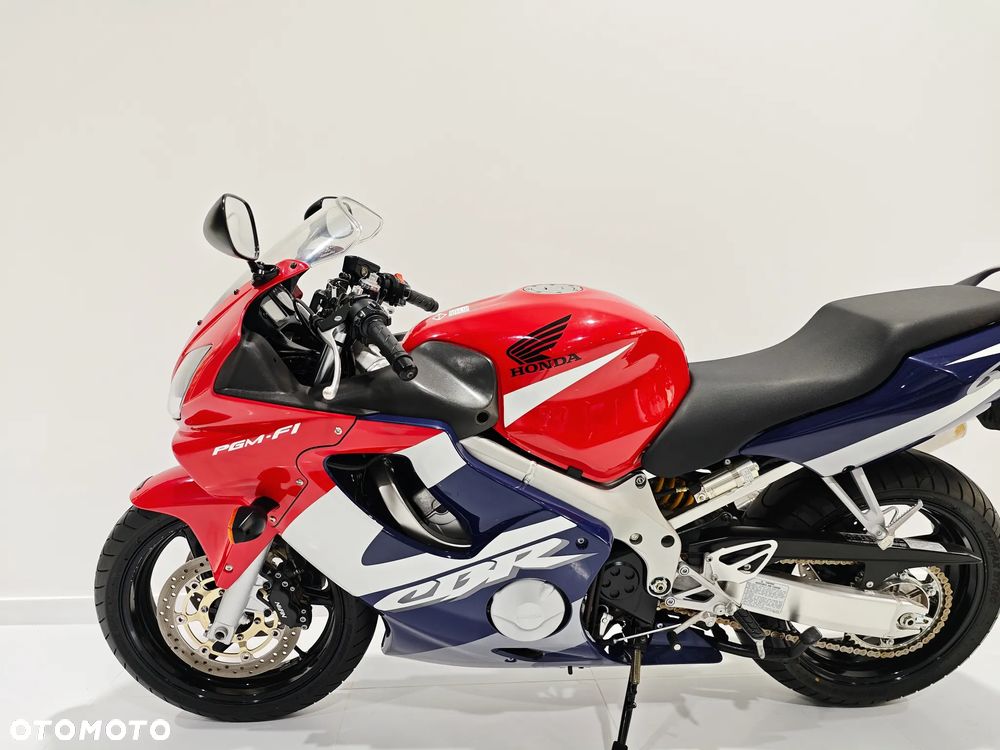 Honda CBR - 11