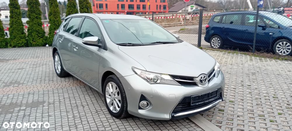 Toyota Auris 1.6 Valvematic Executive - 6