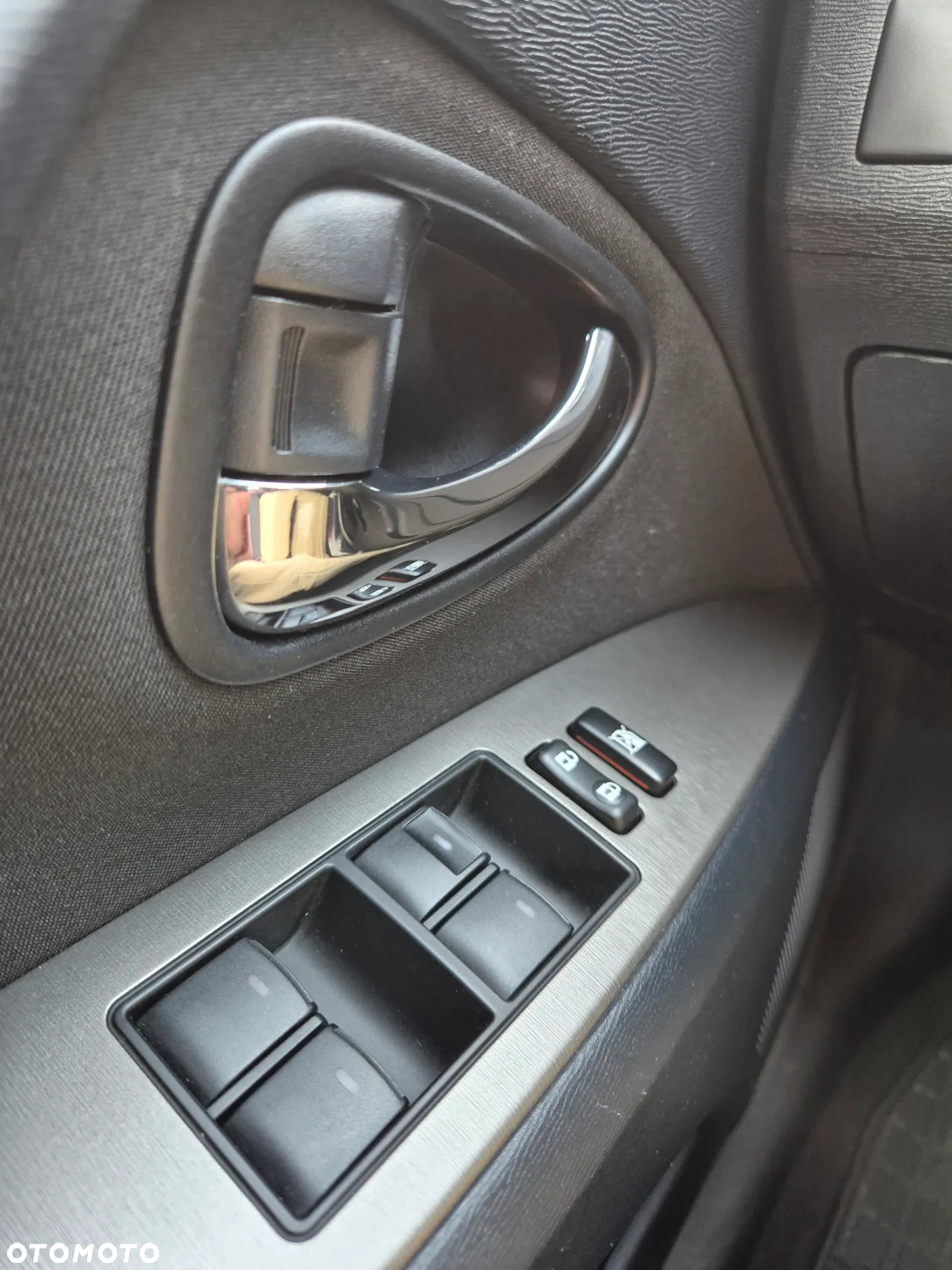 Toyota Avensis 1.8 Sol plus NAVI - 10