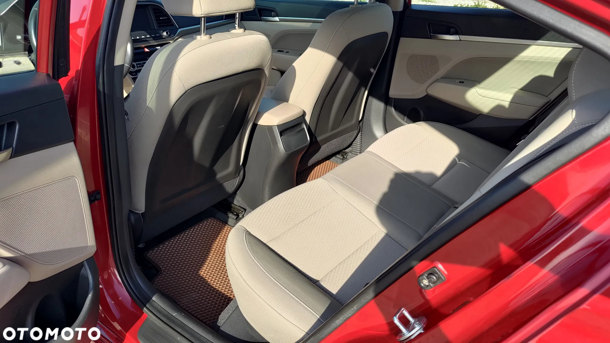 Hyundai Elantra - 15