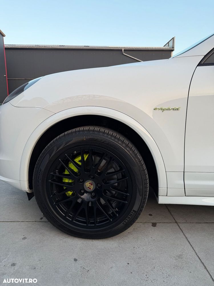 Porsche Cayenne S E-Hybrid Platinum Edition - 4