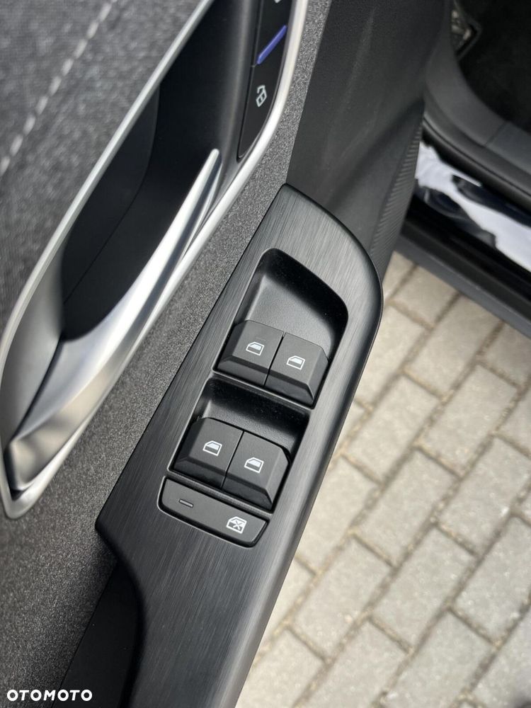MG ZS Hybrid+ - 17