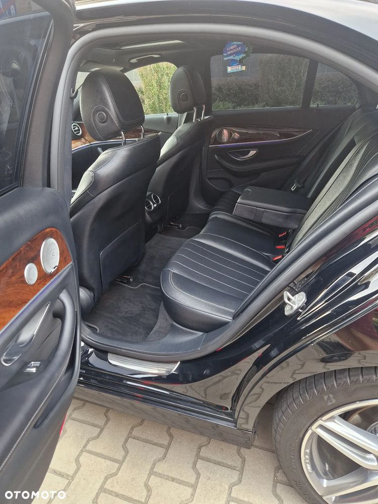 Mercedes-Benz Klasa E 300 9G-TRONIC AMG Line - 6