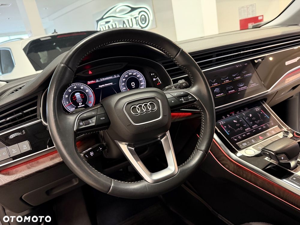Audi Q8 55 TFSI quattro tiptronic - 23