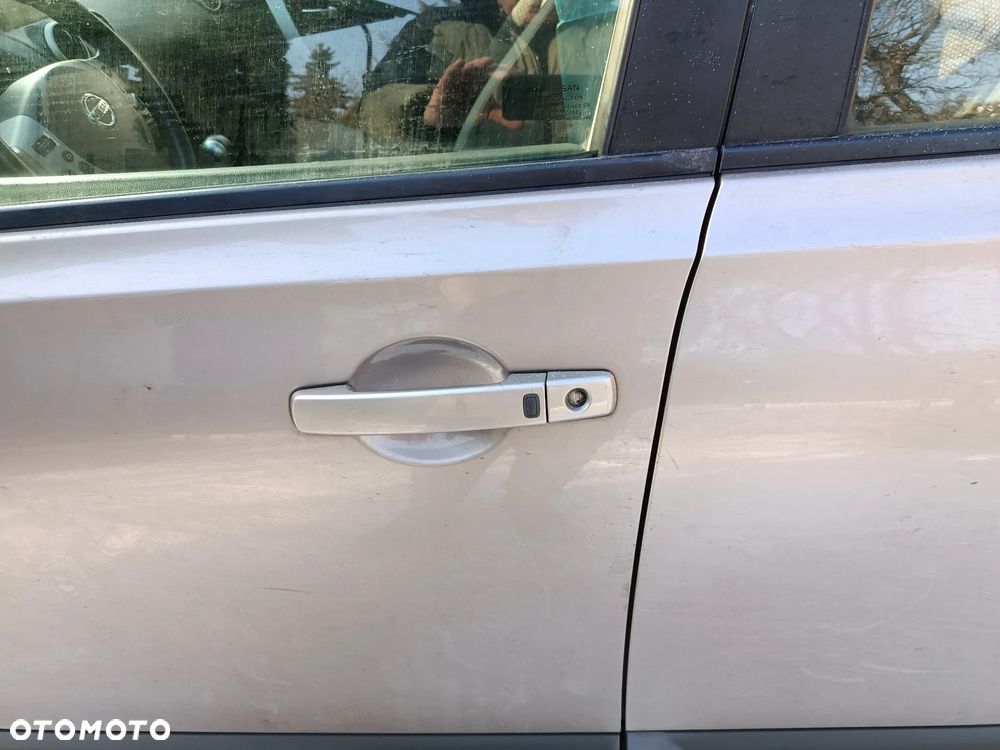 Nissan Qashqai 2.0 dCi 4x4 Tekna - 12