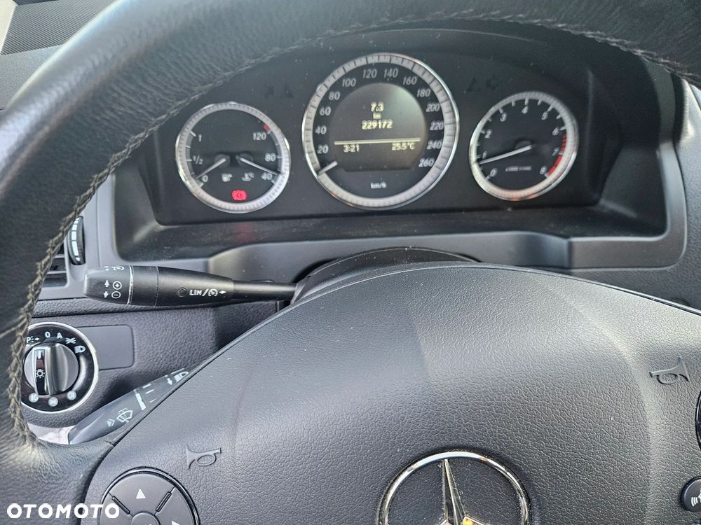 Mercedes-Benz Klasa C 180 Kompressor BlueEFFICIENCY - 20