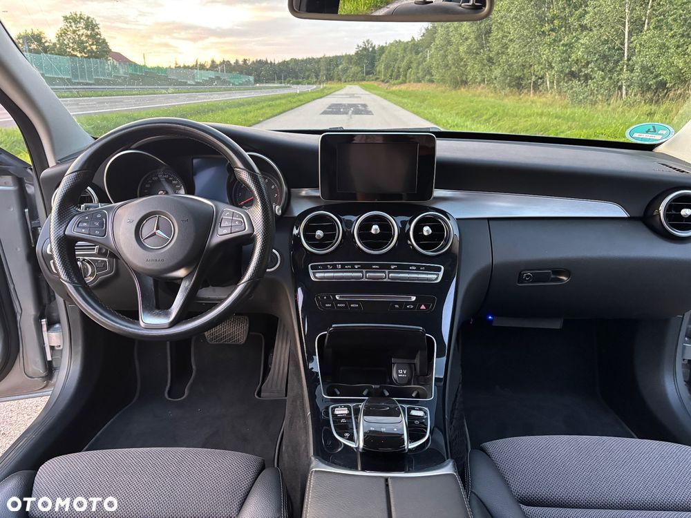 Mercedes-Benz Klasa C 180 7G-TRONIC Exclusive - 13
