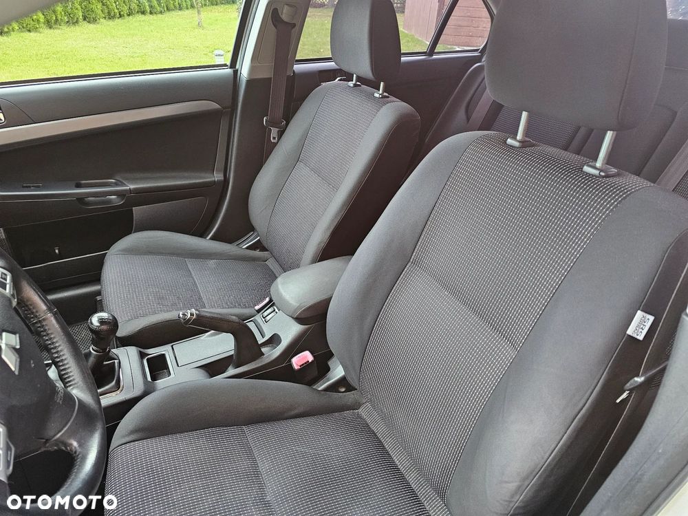 Mitsubishi Lancer 1.8 Invite - 16