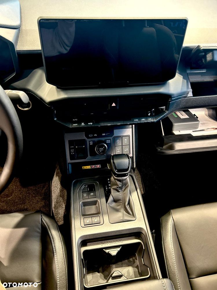 Toyota Hilux - 16