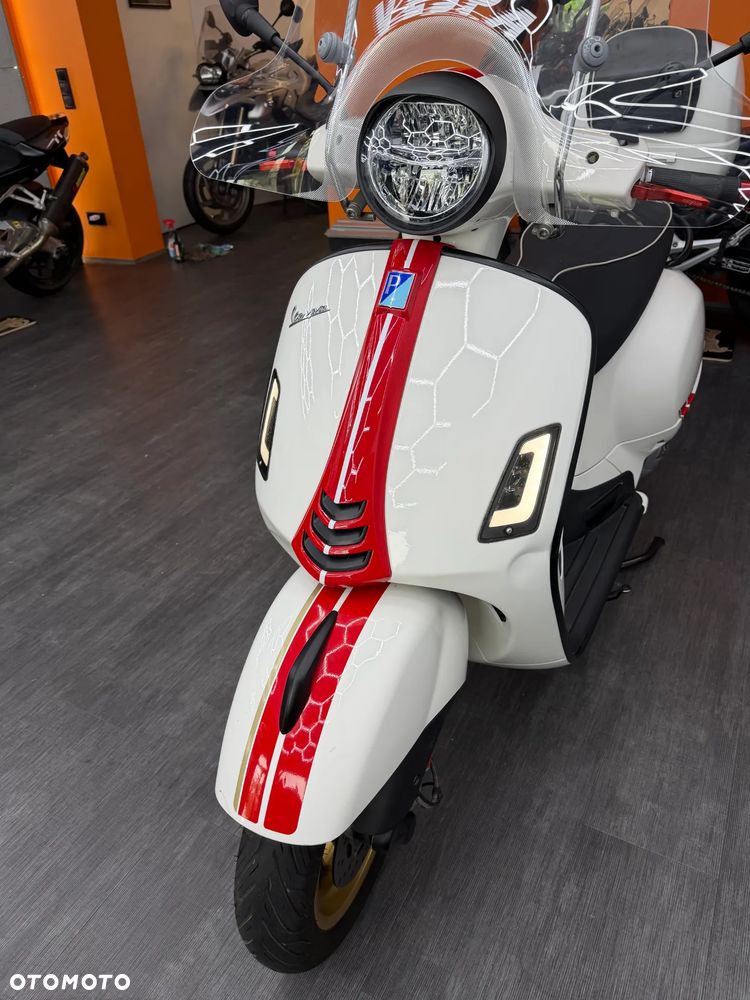 Vespa GTS - 25