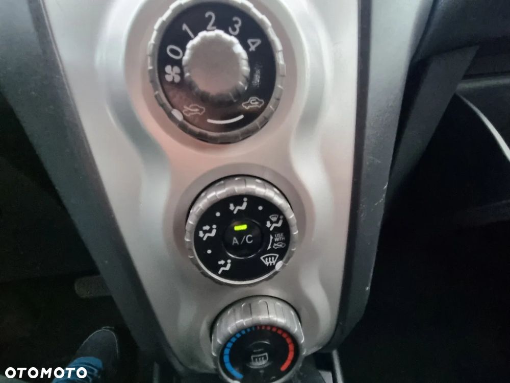 Toyota Yaris 1.3 Sol - 29