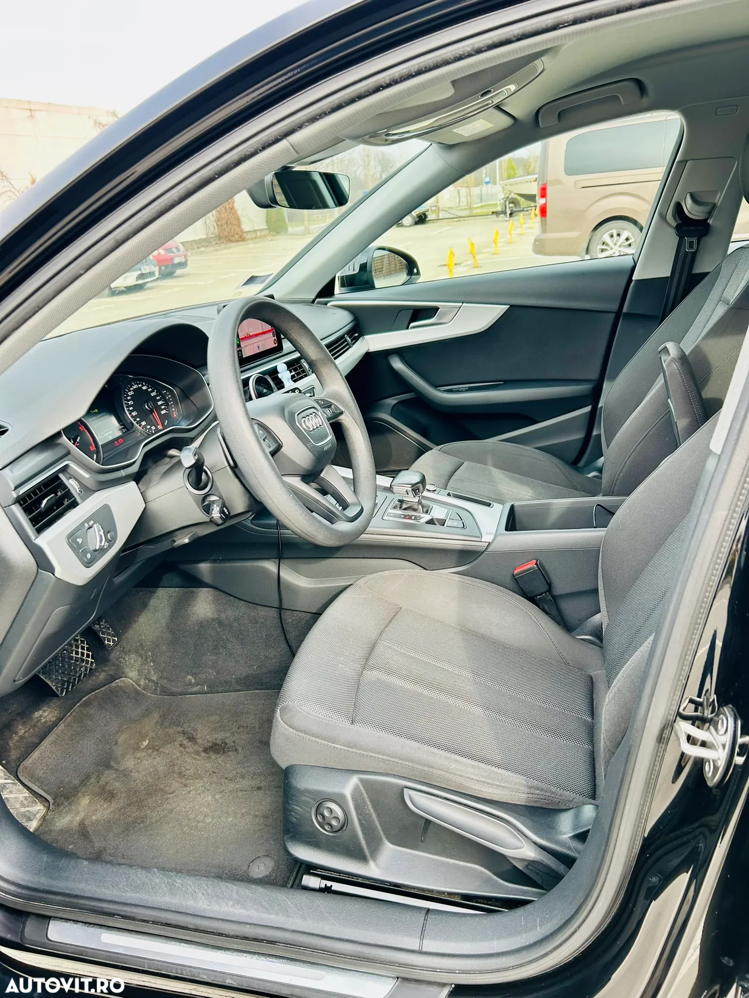 Audi A4 Avant 2.0 TDI S tronic - 16