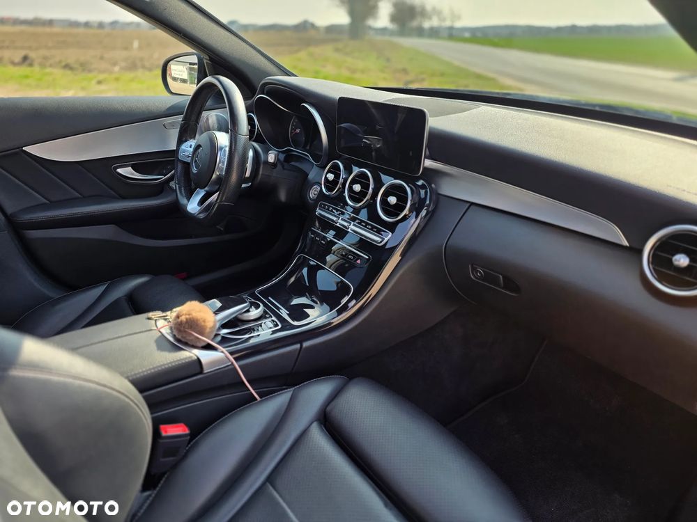 Mercedes-Benz Klasa C 300 d 9G-TRONIC - 28