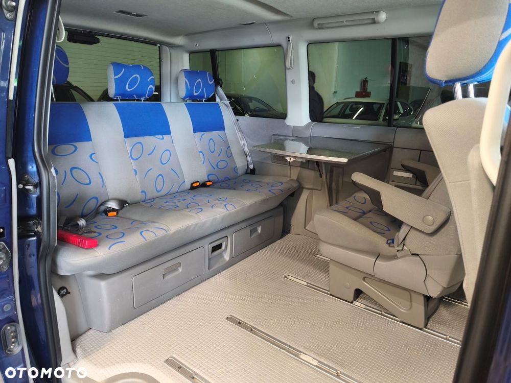 Volkswagen Multivan - 8