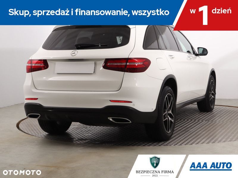 Mercedes-Benz GLC - 6