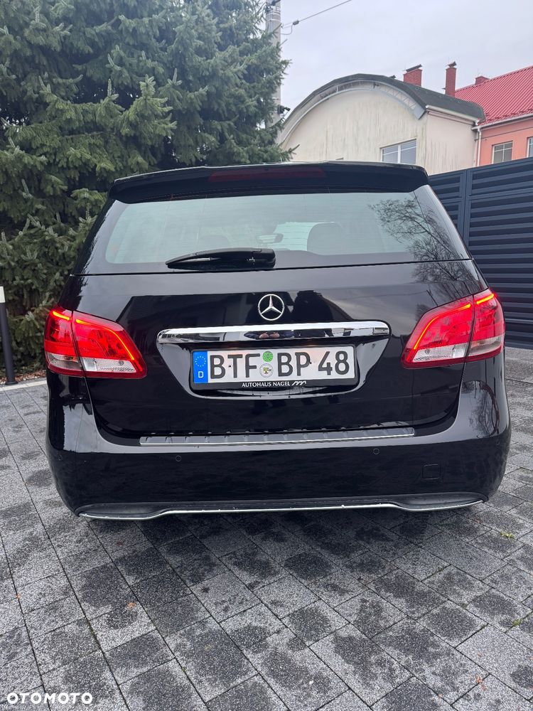 Mercedes-Benz Klasa B 180 Edition - 13