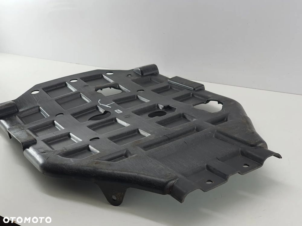 OSLONA TYL  TGB BLADE 250 - 4