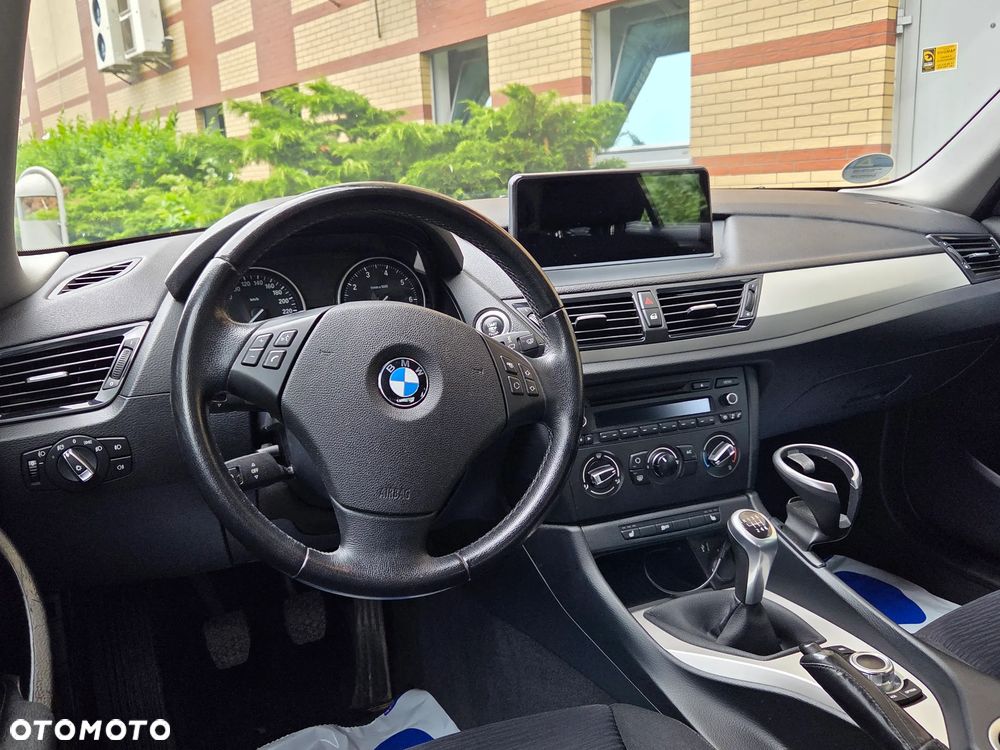 BMW X1 sDrive18i xLine - 27