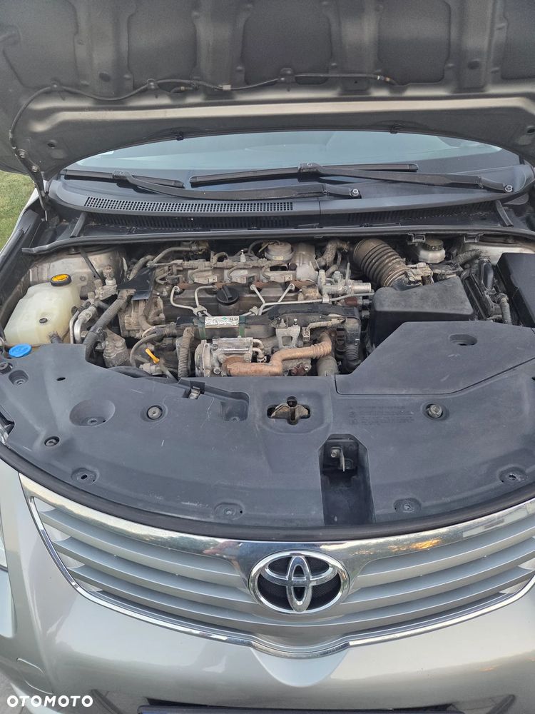 Toyota Avensis 2.0 D-4D Luna - 10
