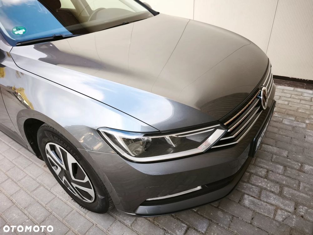 Volkswagen Passat - 13