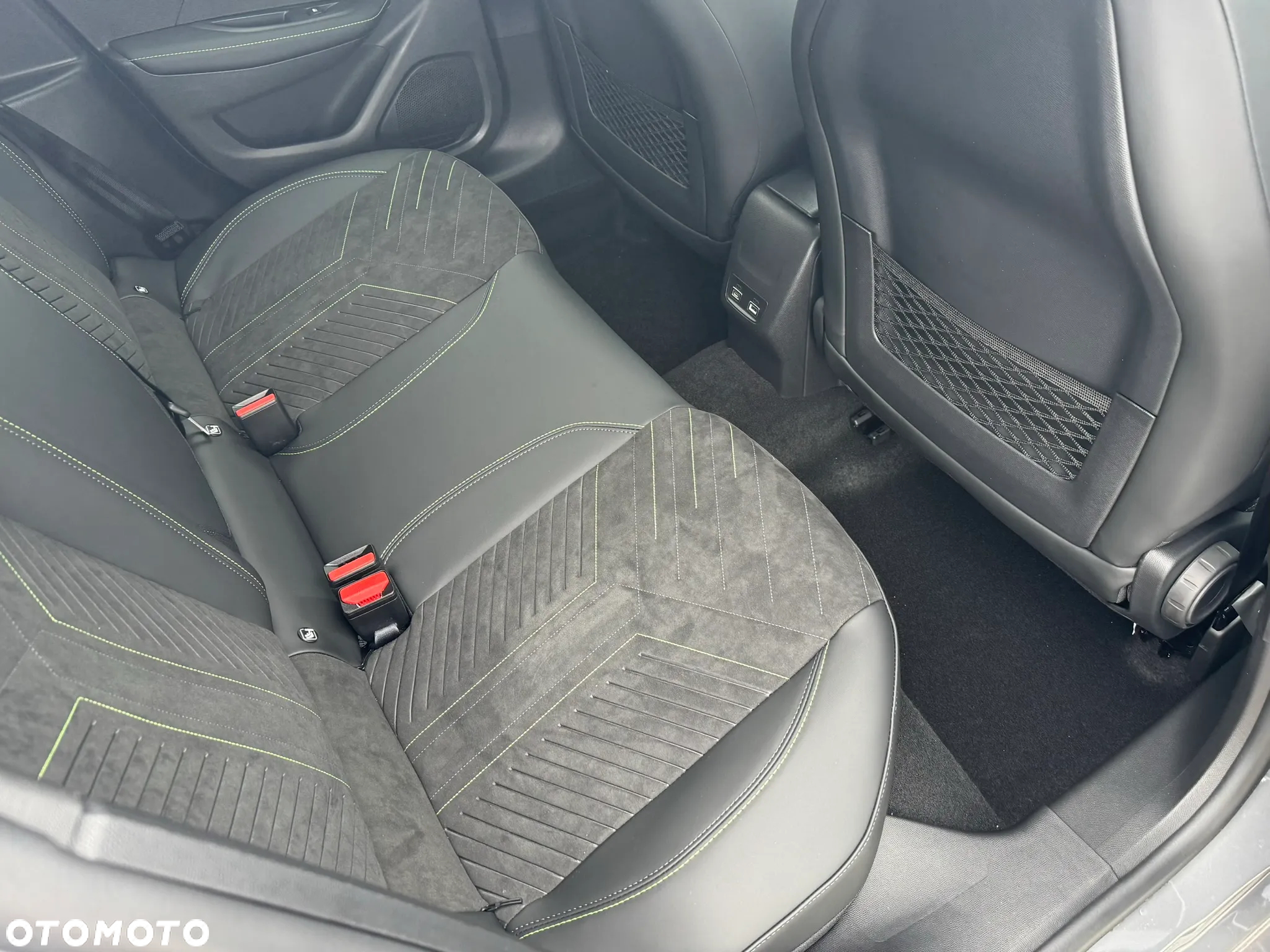 Peugeot 208 e-208 51kWh GT - 19