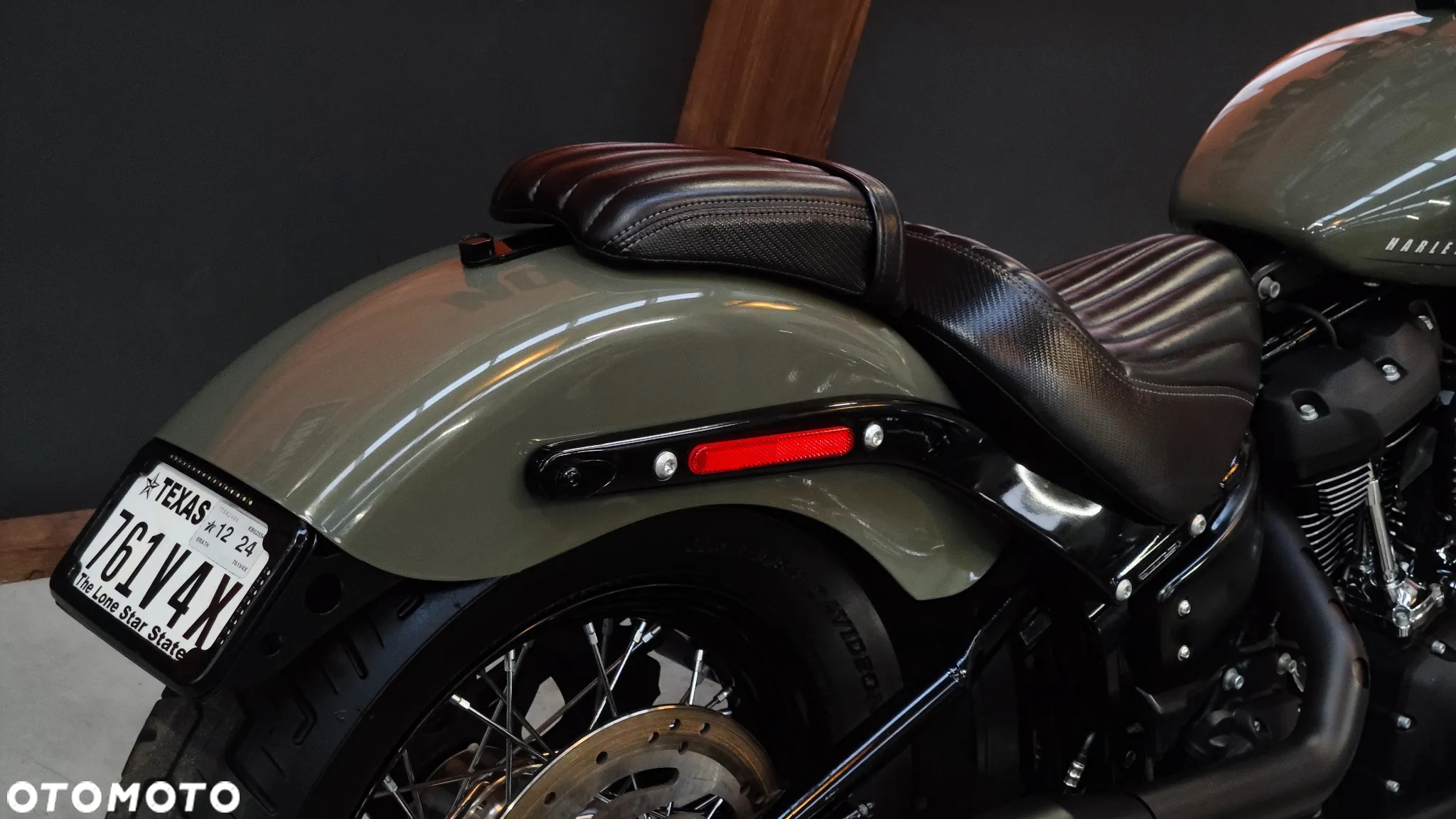 Harley-Davidson Softail Street Bob - 11