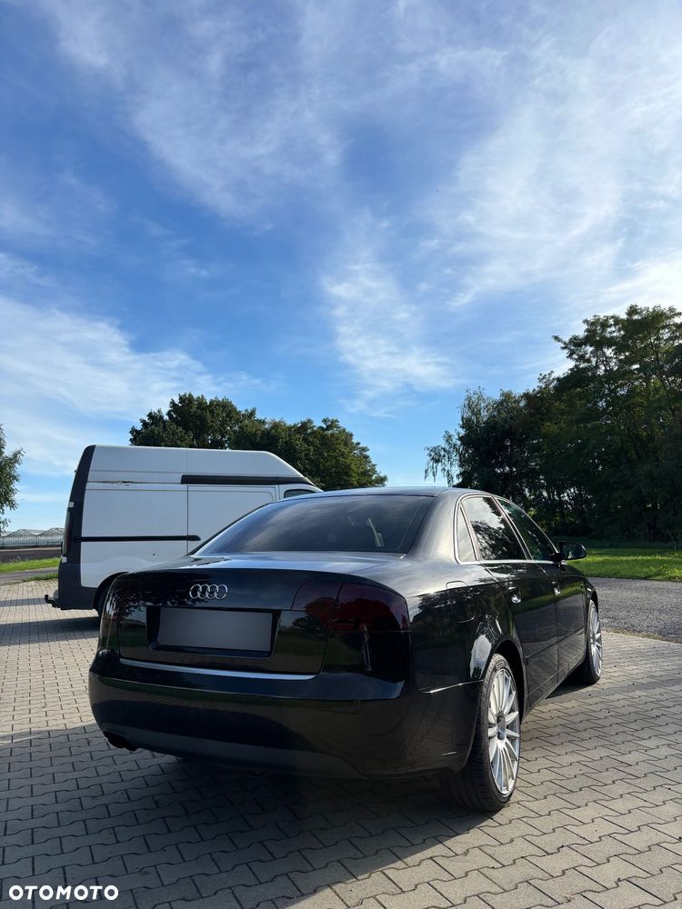 Audi A4 Limousine - 11