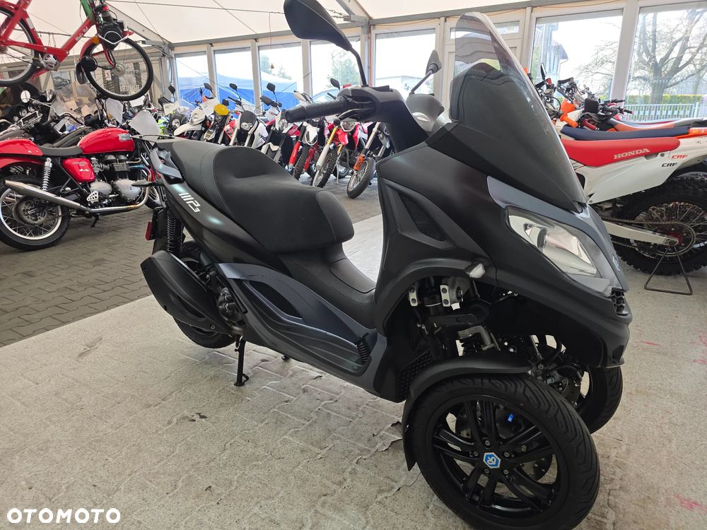 Piaggio MP-3 - 23