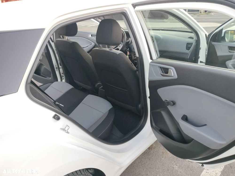 Hyundai i20 1.25 84CP M/T Comfort - 13
