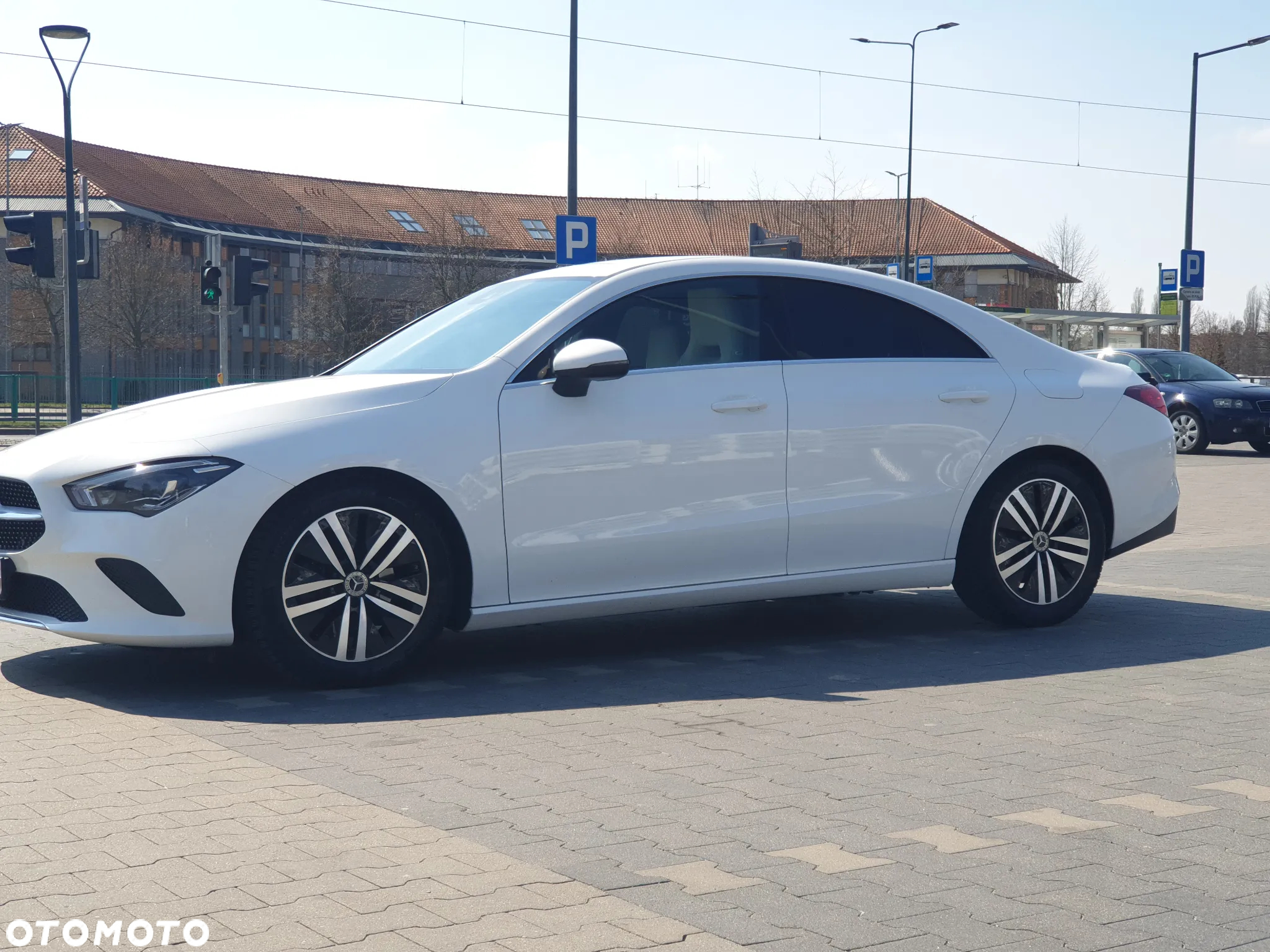 Mercedes-Benz CLA 200 Progressive 7G-DCT - 6