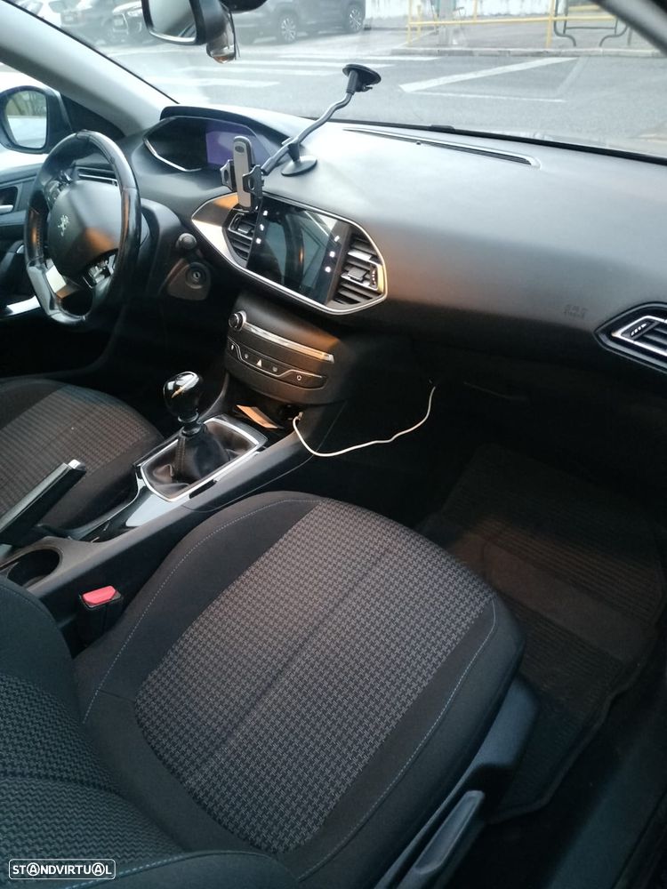 Peugeot 308 SW - 7