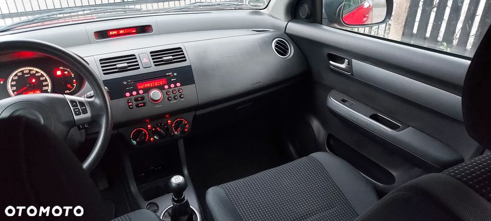 Suzuki Swift 1.3 Limited 25 - 34