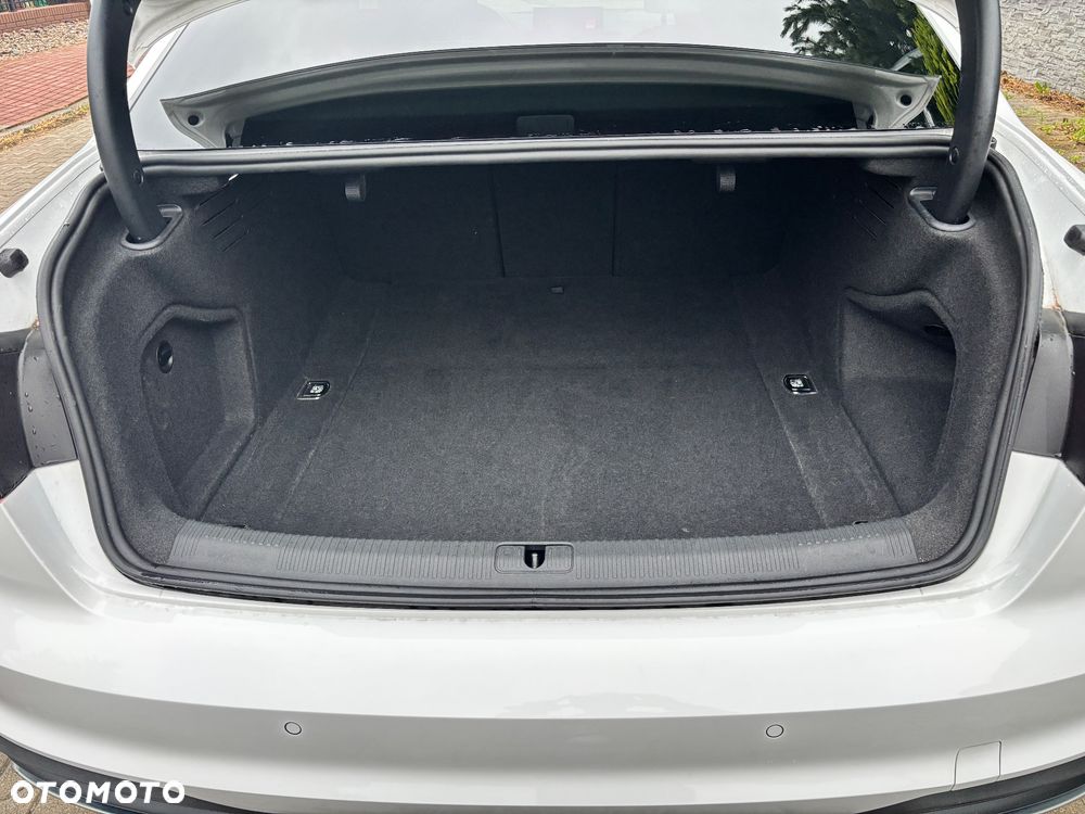 Audi A4 Limousine 35 TFSI mHEV Advanced S tronic - 8