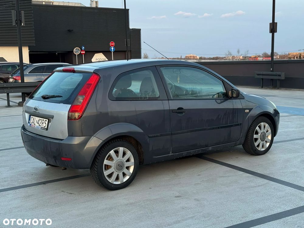 Ford Fiesta 1.6 TDCi Ambiente - 5