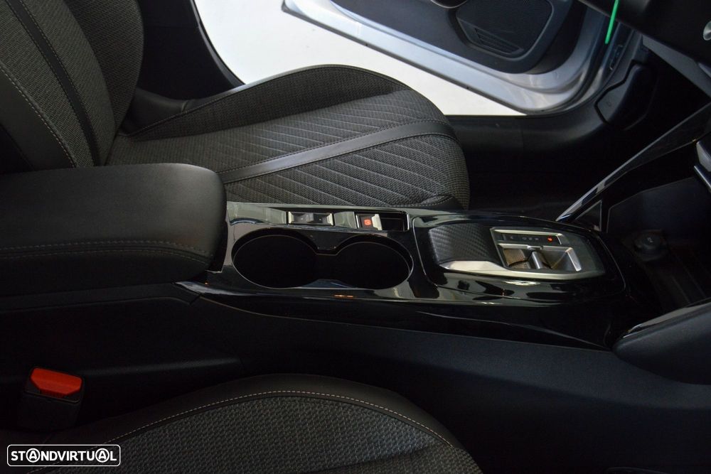 Peugeot 208 1.2 Hybrid Allure e-DCS6 - 49