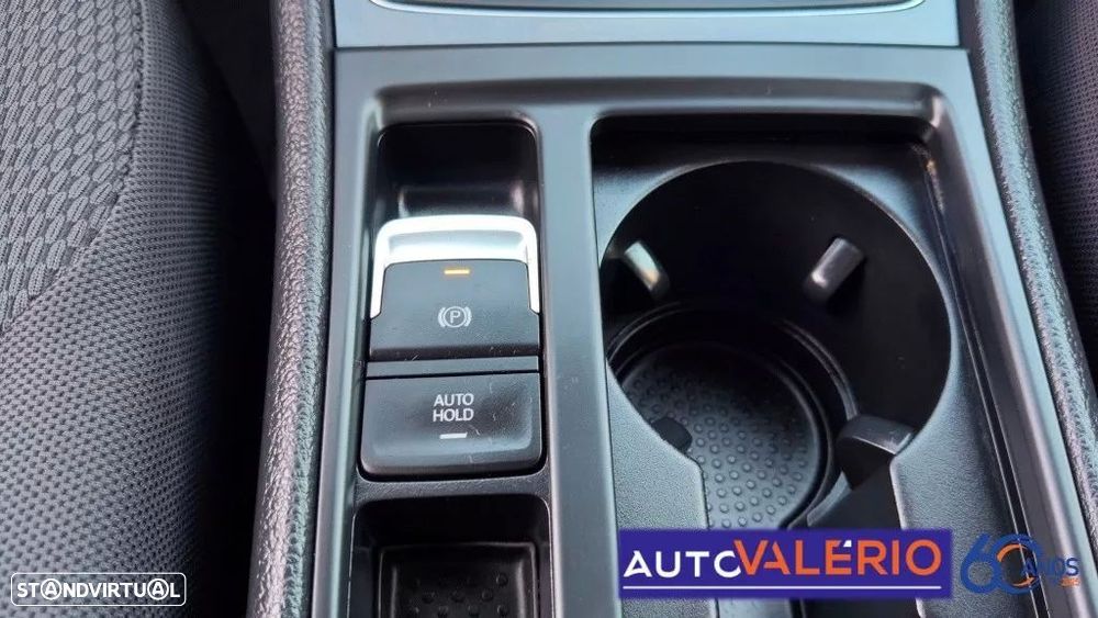 VW Golf Variant 1.6 TDi Confortline DSG - 24