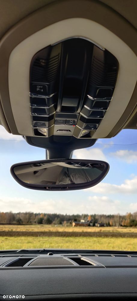 Porsche Panamera 4S - 11