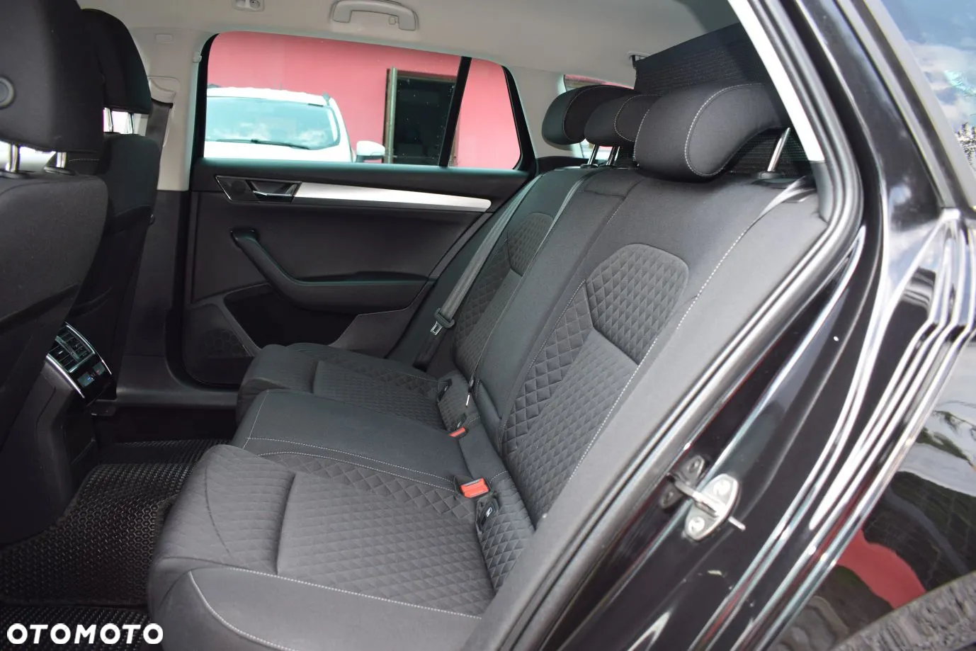 Skoda Superb 2.0 TDI DSG Style - 11
