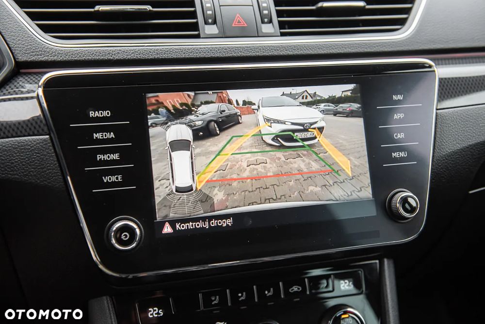 Skoda Superb 2.0 TDI DSG Sportline - 24