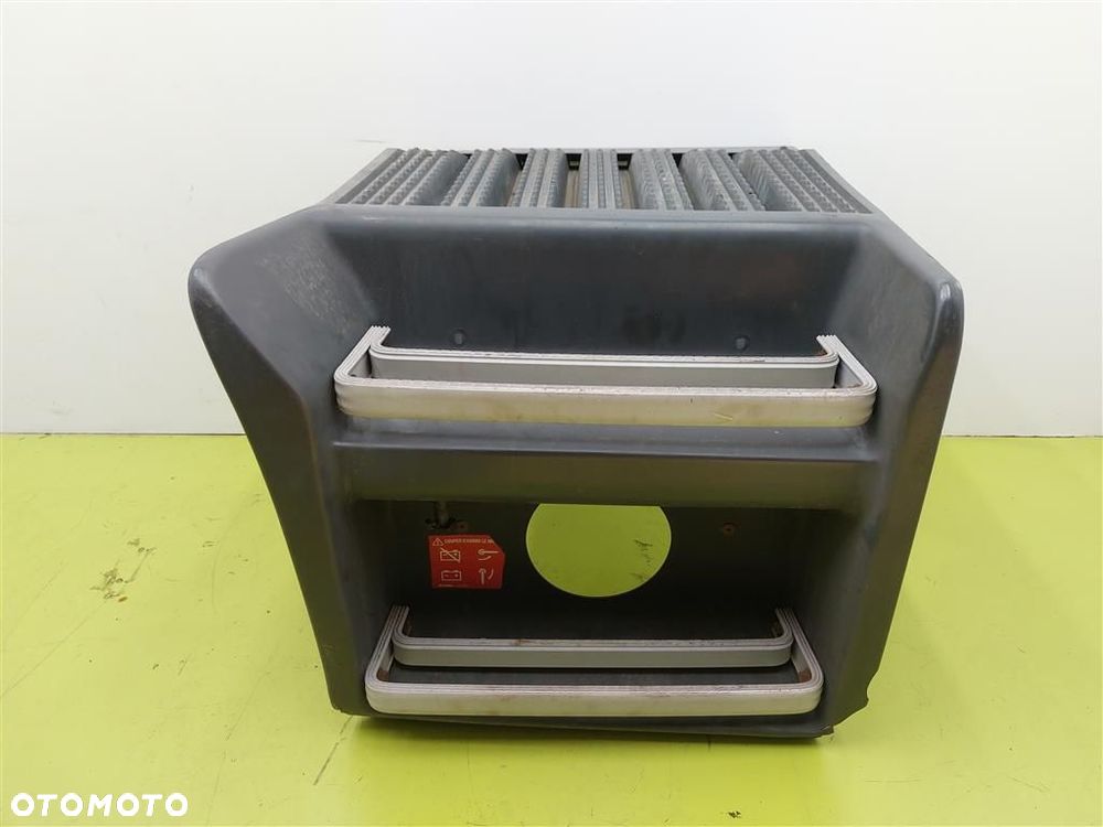 Pokrywa akumulatora STOPIEŃ Scania 4 R  R440 2004-2016R - 1