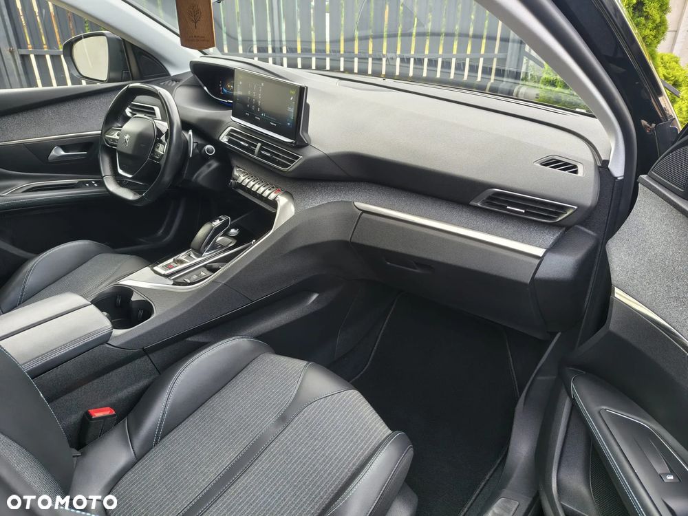 Peugeot 3008 225 e-EAT8 Allure - 25