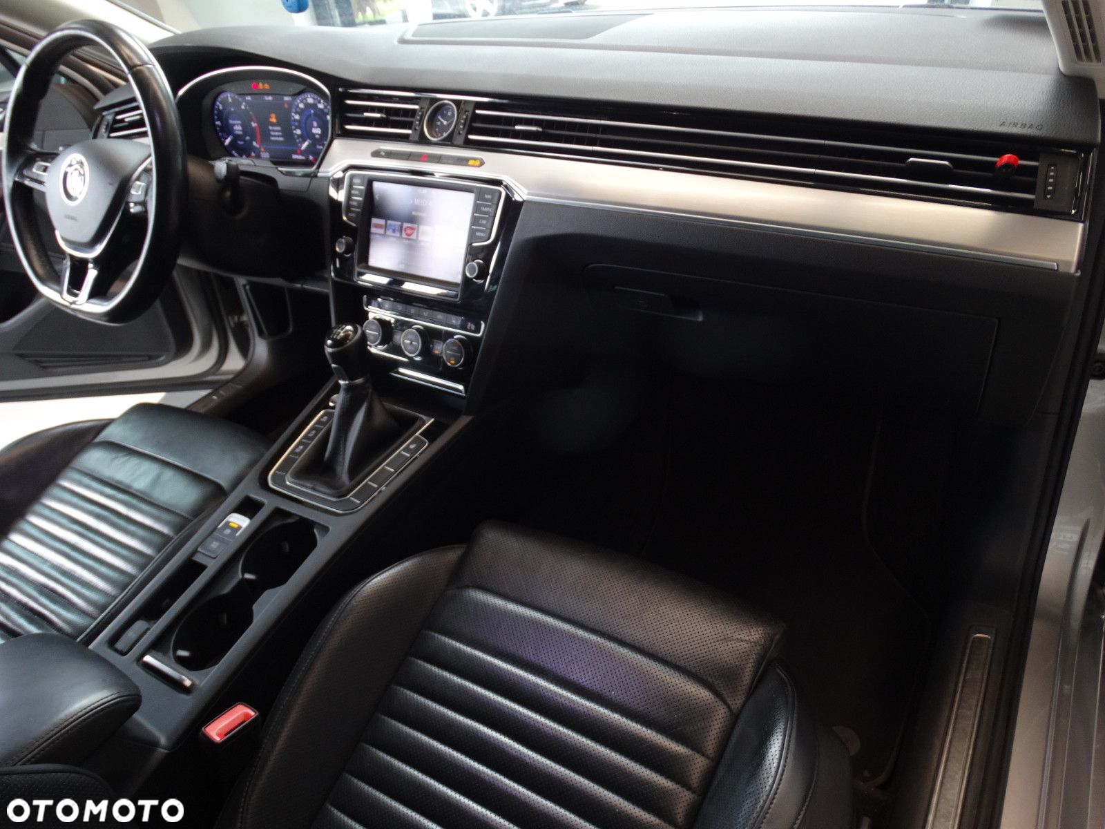 Volkswagen Passat - 19