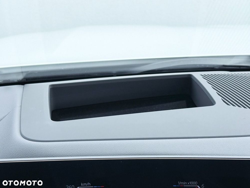 BMW Seria 5 520d xDrive mHEV M Sport - 23