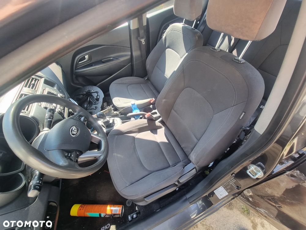KIA RIO III 11-17 2014 r. fotel kierowcy i pasażera + kanapa tylna * - 1