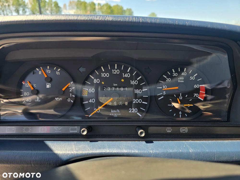 Mercedes-Benz W201 (190) - 23