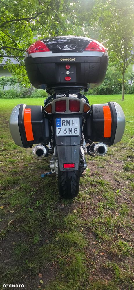 Yamaha FJR - 6