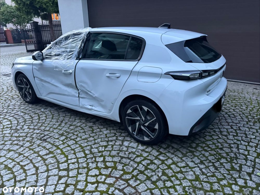 Peugeot 308 - 8
