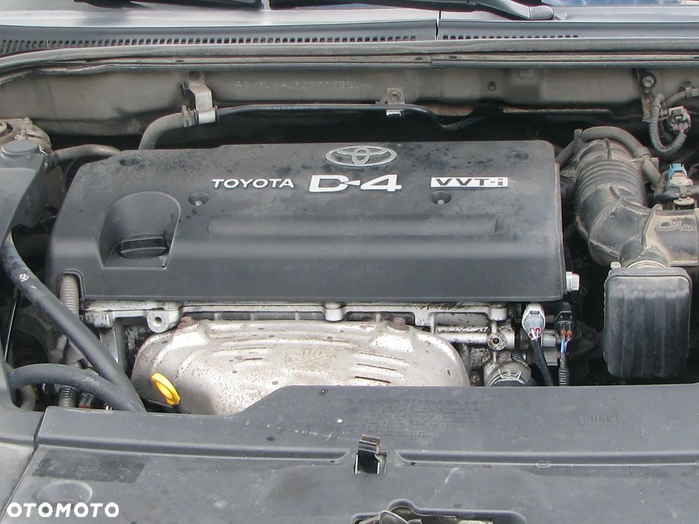 Toyota Avensis 2.0 VVT-i Executive - 21